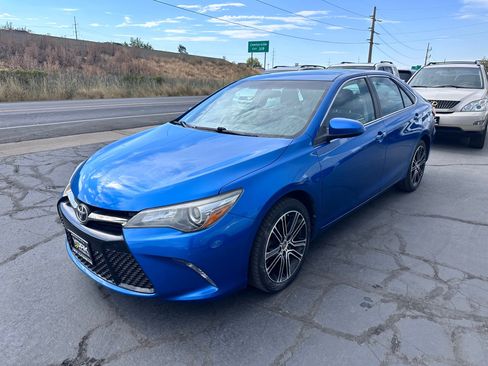 Used 2016 Toyota Camry SE FWD image 2