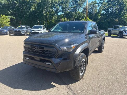 Used 2026 Toyota Tacoma TRD Off-Road w/ TRD Off Road Upgrade Package AWD/4WD image 2
