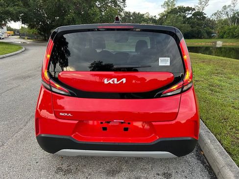 Used 2025 Kia Soul LX w/ LX Technology Package FWD image 5