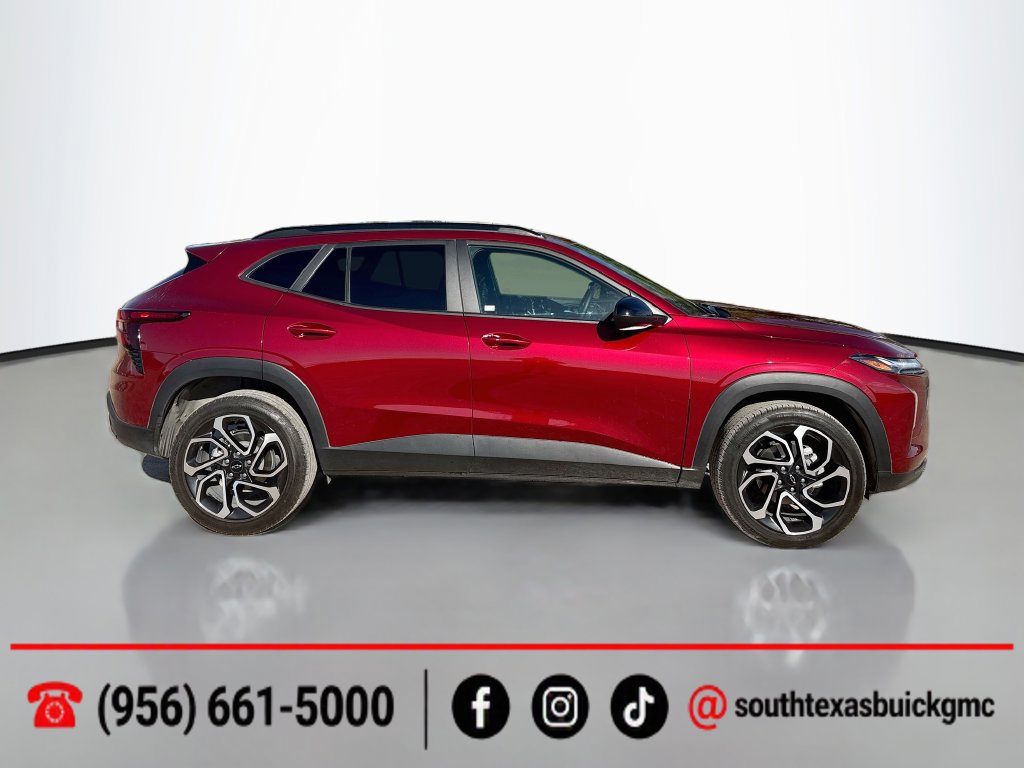 Used 2025 Chevrolet Trax RS w/ Driver Confidence Package FWD image 9
