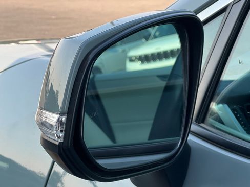 Used 2022 Toyota RAV4 XLE Premium image 29