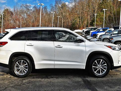 Used 2018 Toyota Highlander XLE image 6