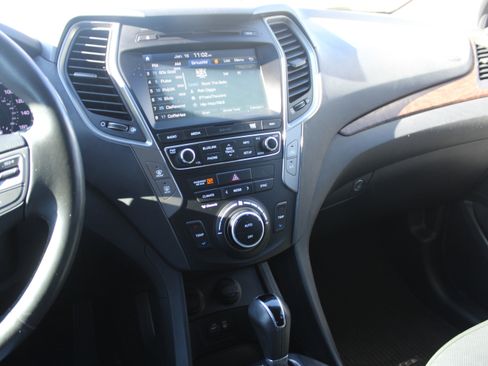 Used 2018 Hyundai Santa Fe Sport image 16