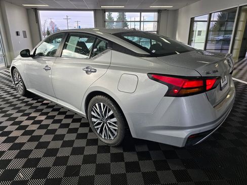 Used 2023 Nissan Altima 2.5 SV image 6