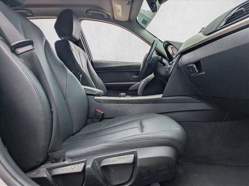 Used 2015 BMW 320i Sedan RWD image 14