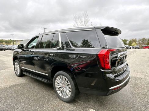 Used 2024 GMC Yukon SLT w/ SLT Luxury Package AWD/4WD image 2