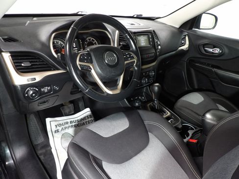 Used 2014 Jeep Cherokee Latitude w/ Comfort/Convenience Group image 10