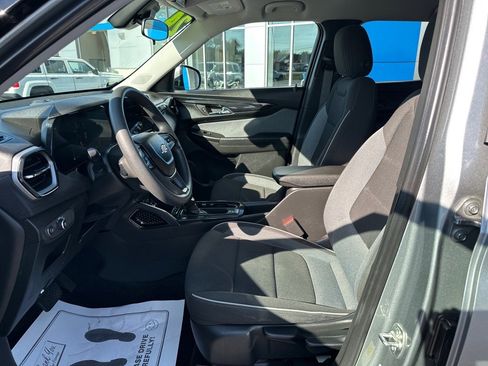 Used 2024 Chevrolet TrailBlazer LT image 11