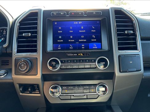 Used 2021 Ford Expedition XLT image 31