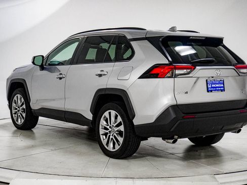 Used 2022 Toyota RAV4 XLE Premium AWD/4WD image 6