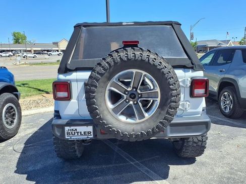 Used 2018 Jeep Wrangler Unlimited Sahara AWD/4WD image 24