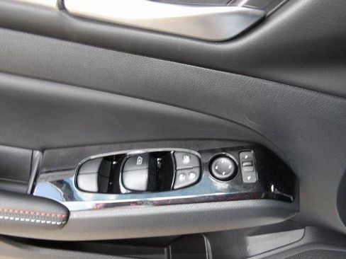 Used 2025 Nissan Altima 2.5 SR w/ SR Premium Package image 21