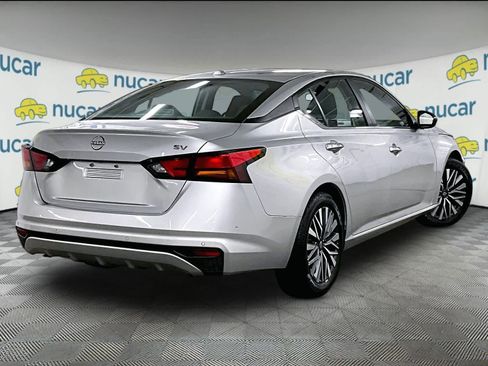 Used 2024 Nissan Altima 2.5 SV image 6