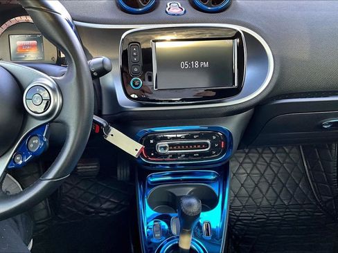 Used 2018 smart fortwo electric drive image 29