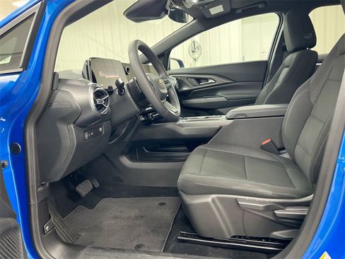 New 2026 Chevrolet Equinox EV LT image 19