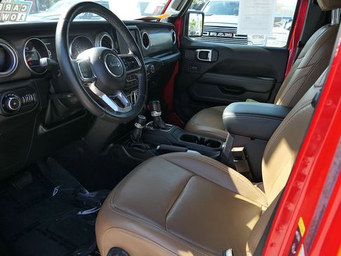Used 2021 Jeep Wrangler Unlimited Rubicon AWD/4WD image 11