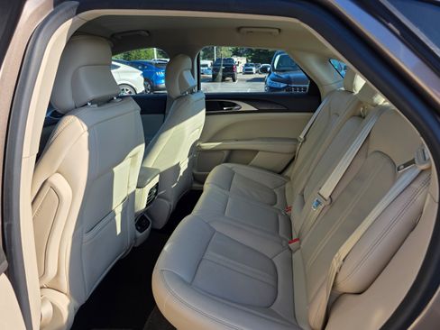 Used 2019 Lincoln MKZ Reserve AWD/4WD image 10