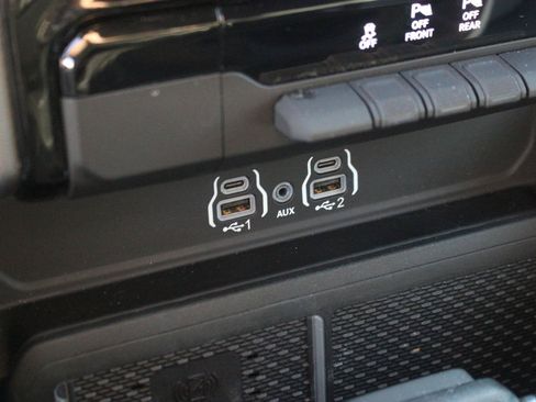 Used 2025 RAM 1500 Big Horn AWD/4WD image 22