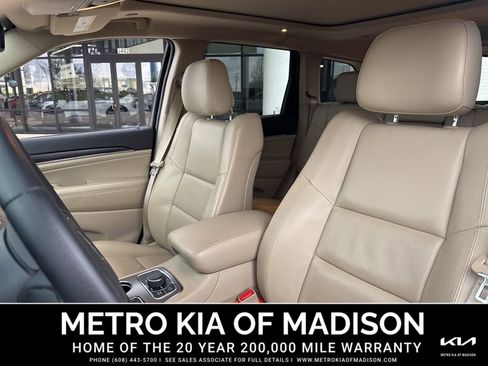 Used 2019 Jeep Grand Cherokee Limited w/ Luxury Group II AWD/4WD image 17