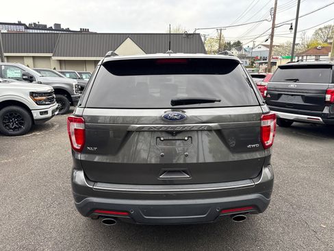 Used 2018 Ford Explorer XLT w/ Equipment Group 202A image 6