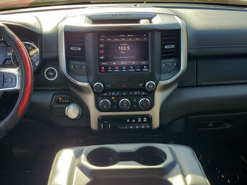 Used 2019 RAM 1500 Laramie RWD image 29