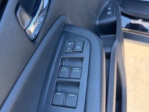 Used 2020 Honda Pilot Touring image 16