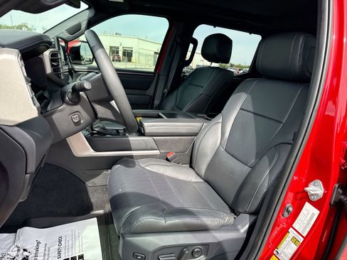 Certified 2026 Toyota Tundra Platinum w/ TRD Off-Road Package AWD/4WD image 13