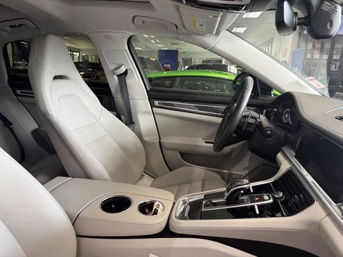 Used 2018 Porsche Panamera 4S w/ Sport Package image 12