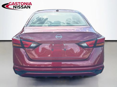 Used 2025 Nissan Altima 2.5 SV FWD image 7