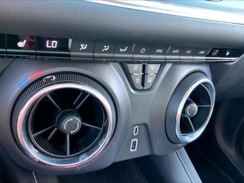 Used 2024 Chevrolet Blazer LT FWD image 31