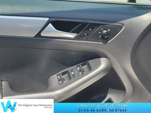 Used 2015 Volkswagen Jetta SE FWD image 11