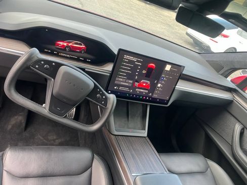 Used 2023 Tesla Model X AWD/4WD image 14