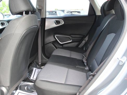 Used 2025 Kia Soul LX w/ LX Technology Package FWD image 15