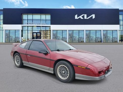 Used 1987 Pontiac Fiero GT RWD image 2