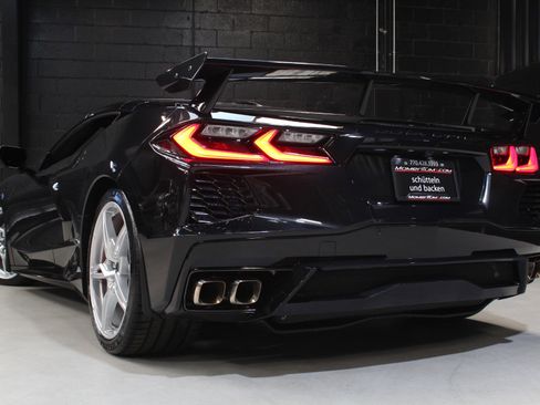 Used 2024 Chevrolet Corvette Stingray Coupe w/ Z51 Performance Package image 13