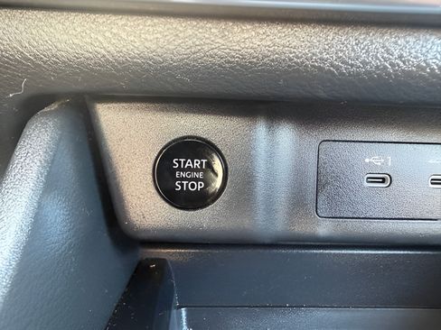 Used 2024 Nissan Rogue S FWD image 21