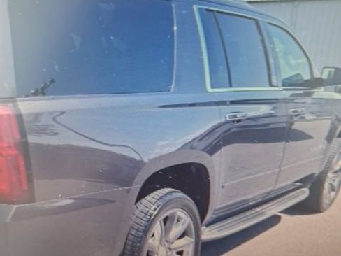 Used 2018 Chevrolet Suburban Premier AWD/4WD image 7