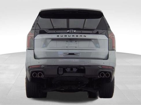 Used 2025 Chevrolet Suburban Z71 AWD/4WD image 8