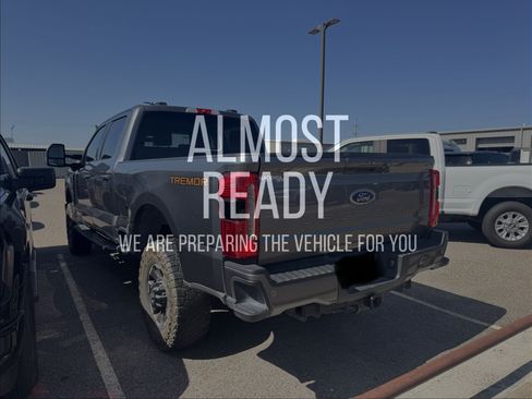 Used 2023 Ford F250 Lariat w/ Lariat Ultimate Package AWD/4WD image 3