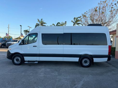 Used 2020 Mercedes-Benz Sprinter 2500 image 4