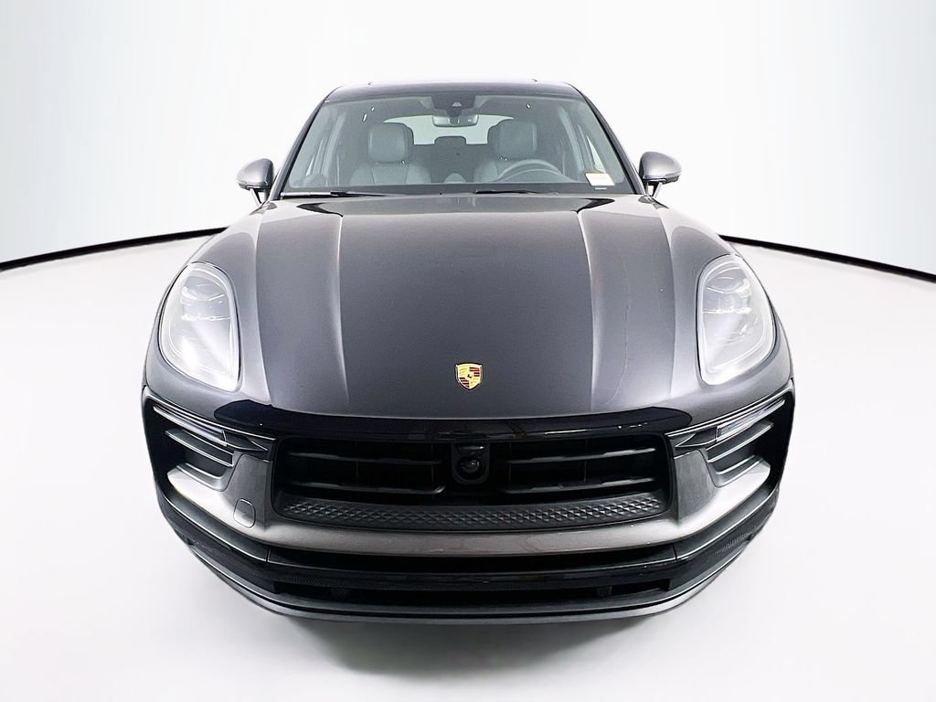 Certified 2026 Porsche Macan AWD/4WD image 6