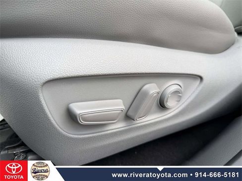 Used 2022 Toyota Highlander XLE image 13