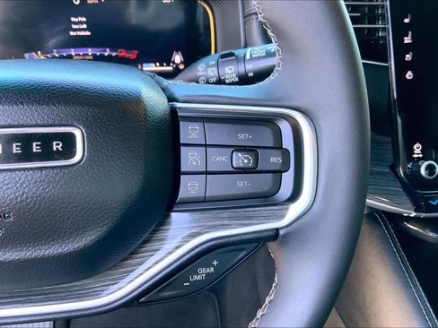 Used 2022 Jeep Wagoneer Series II image 19