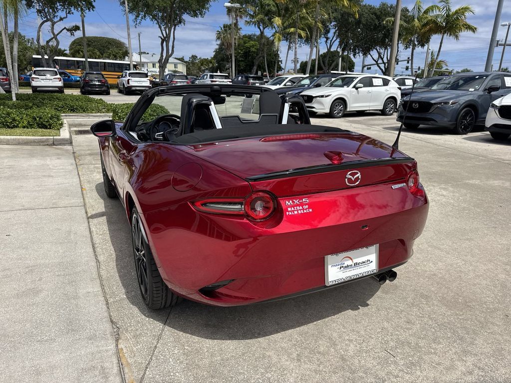 New 2026 MAZDA MX-5 Miata Club w/ Interior Package RWD image 13