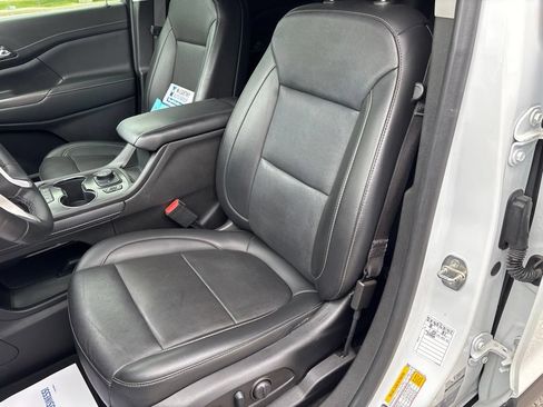 Used 2023 GMC Acadia SLT FWD image 56