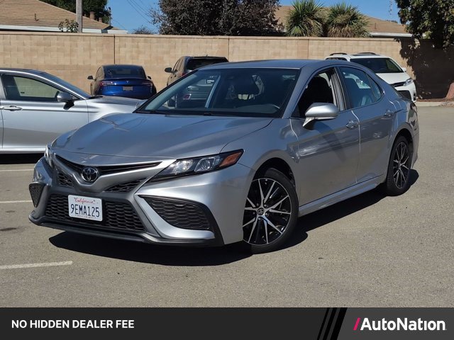 Used 2023 Toyota Camry SE FWD image 1