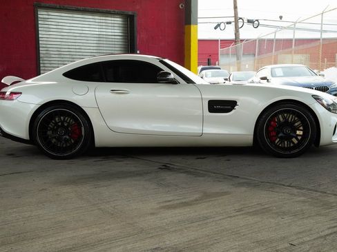 Used 2016 Mercedes-Benz AMG GT S image 3