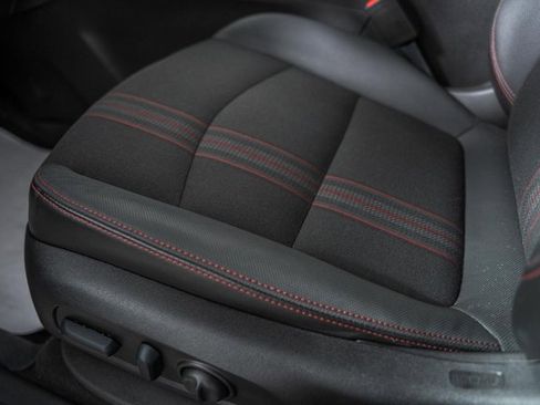 Used 2022 Chevrolet Equinox RS w/ LPO, Floor Liner Package image 36