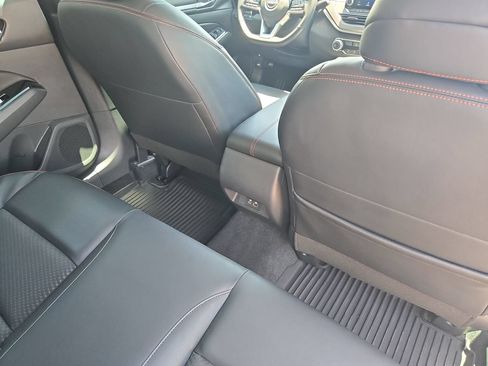 Used 2024 Nissan Altima 2.5 SR FWD image 11