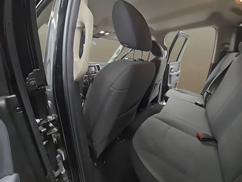 Used 2024 RAM 1500 Classic SLT AWD/4WD image 17